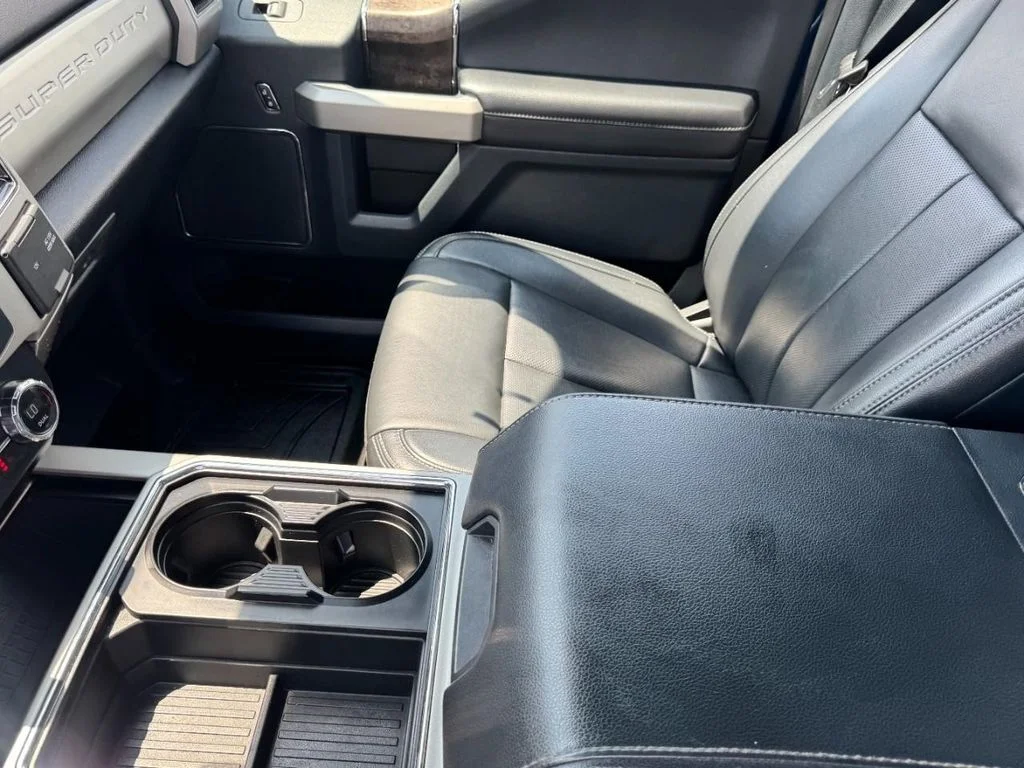 Used 2022 Antimatter Blue Metallic Ford  image 13