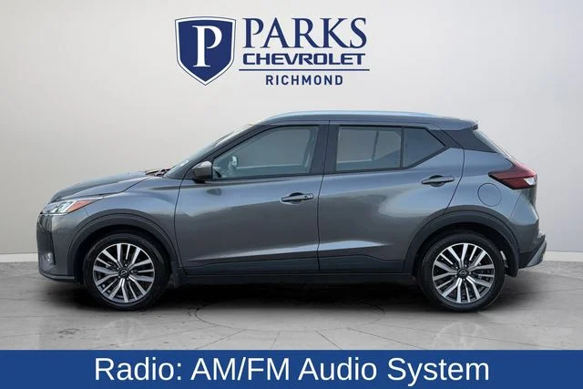 Used 2024 Gray Nissan SV image 4