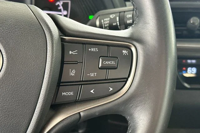 Used 2023 Silver Lexus 250h Base image 29