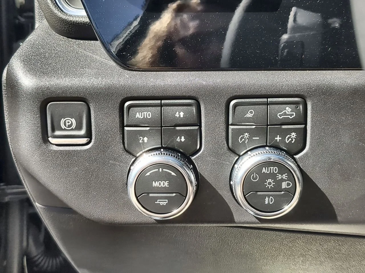 New 2026 TITANIUM RUSH METALLIC GMC SLT image 18