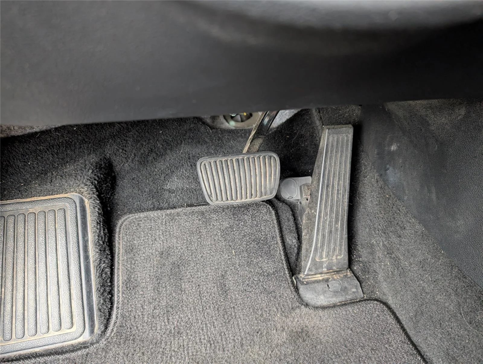 Used 2024 Ebony Black Kia X-Line image 25