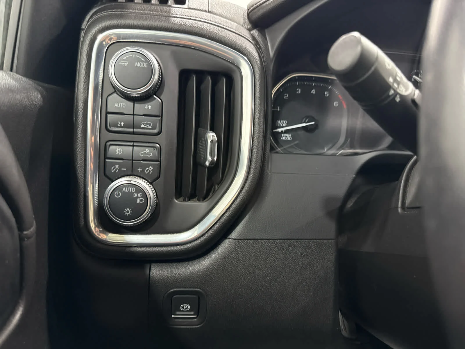 Certified Used 2020 QUICKSILVER METALLIC GMC Elevation image 22