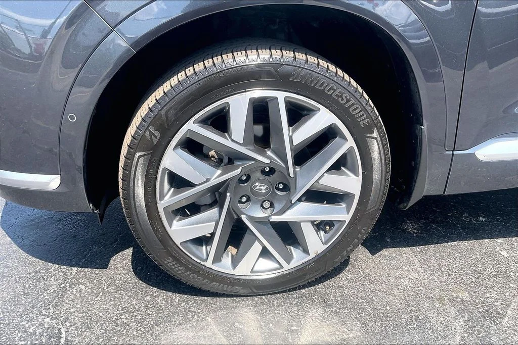 Used 2022 Gray Hyundai Calligraphy image 8