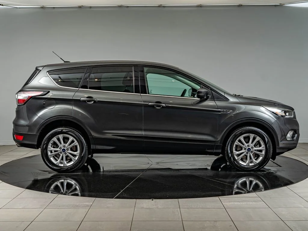 Used 2017 Magnetic Metallic Ford SE image 4