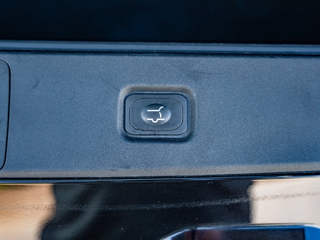 Used 2025 Black Ford Platinum image 46