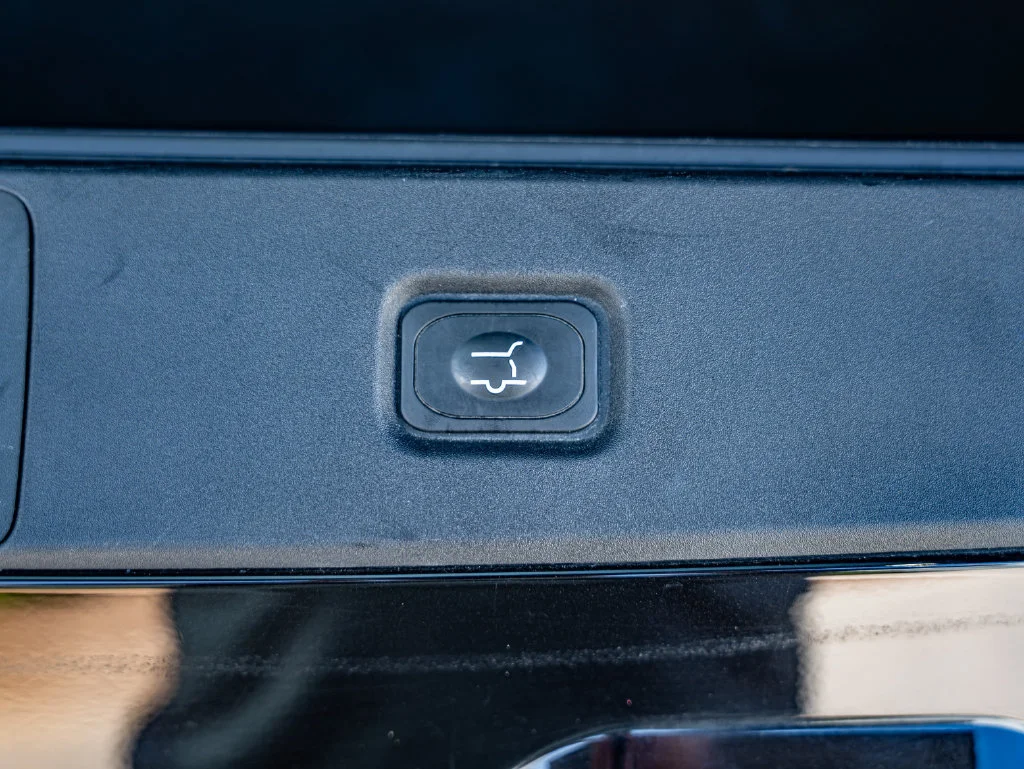 Used 2025 Black Ford Platinum image 46