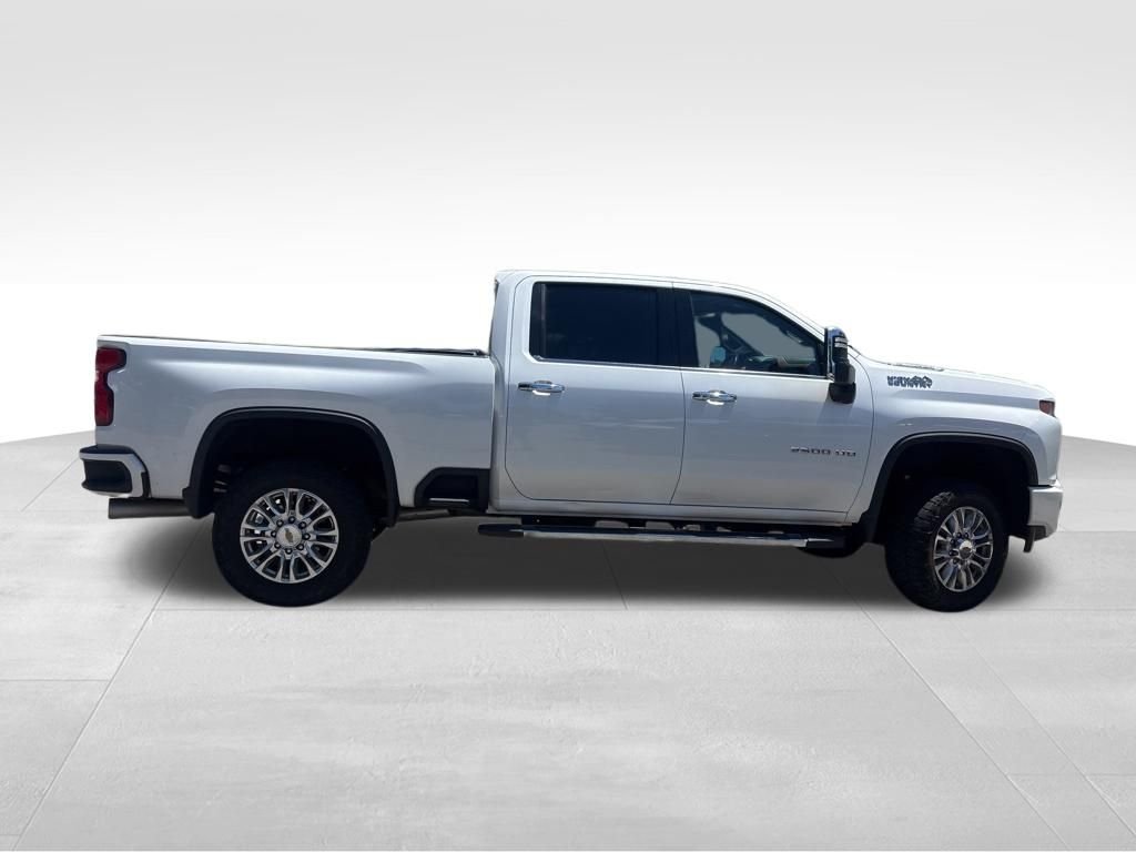 Used 2022 Beige Chevrolet High Country image 8