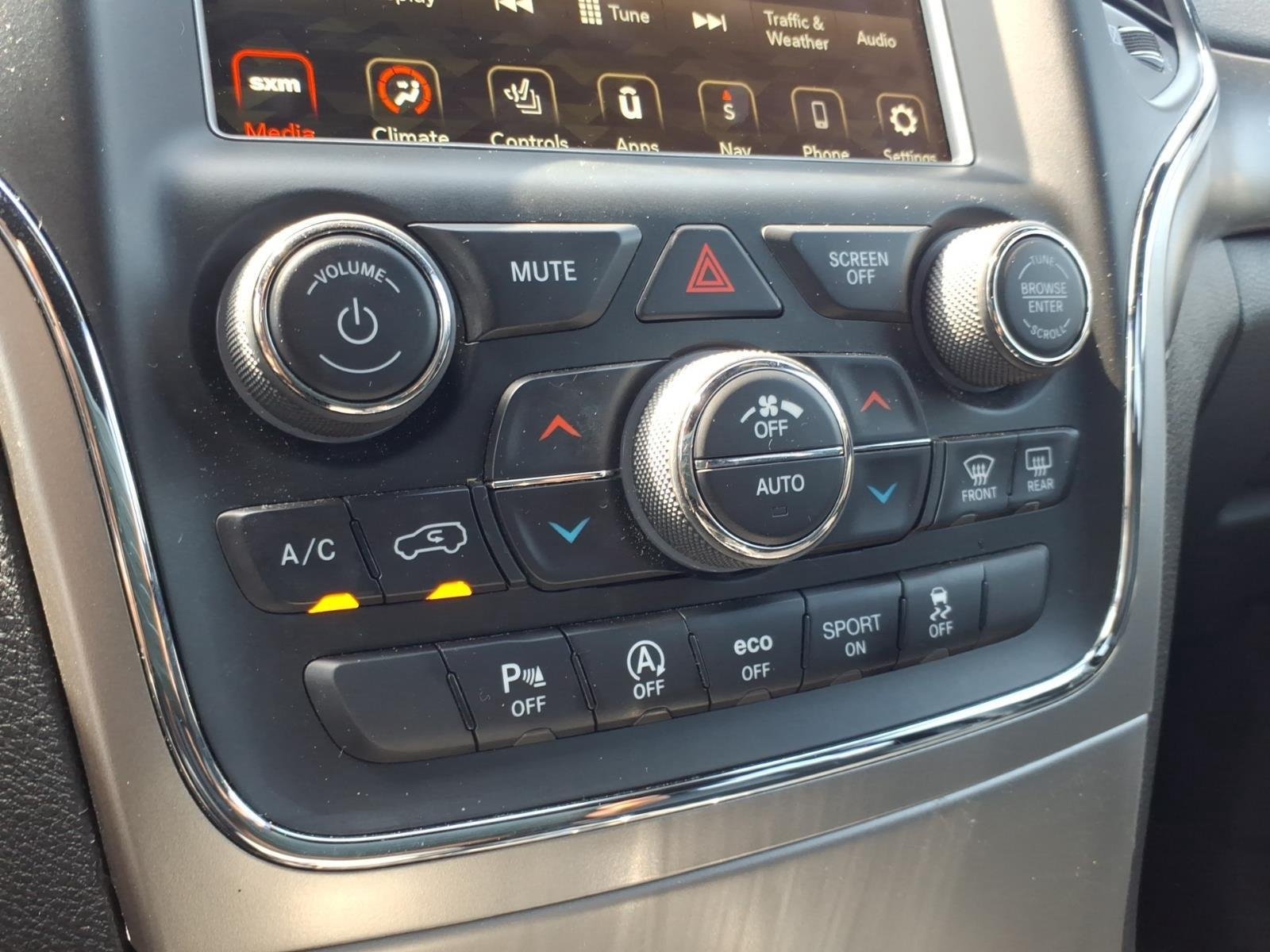 Used 2018 Velvet Red Pearlcoat Jeep Laredo E image 24