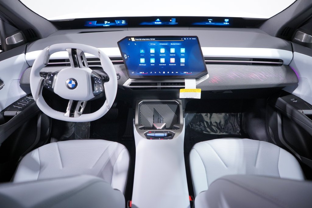 New 2027 Alpine White BMW  image 15