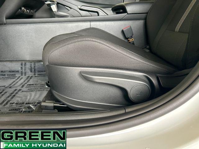 New 2026 White Hyundai SE image 12