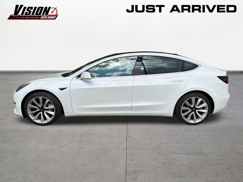 Used 2019  Tesla  image 8