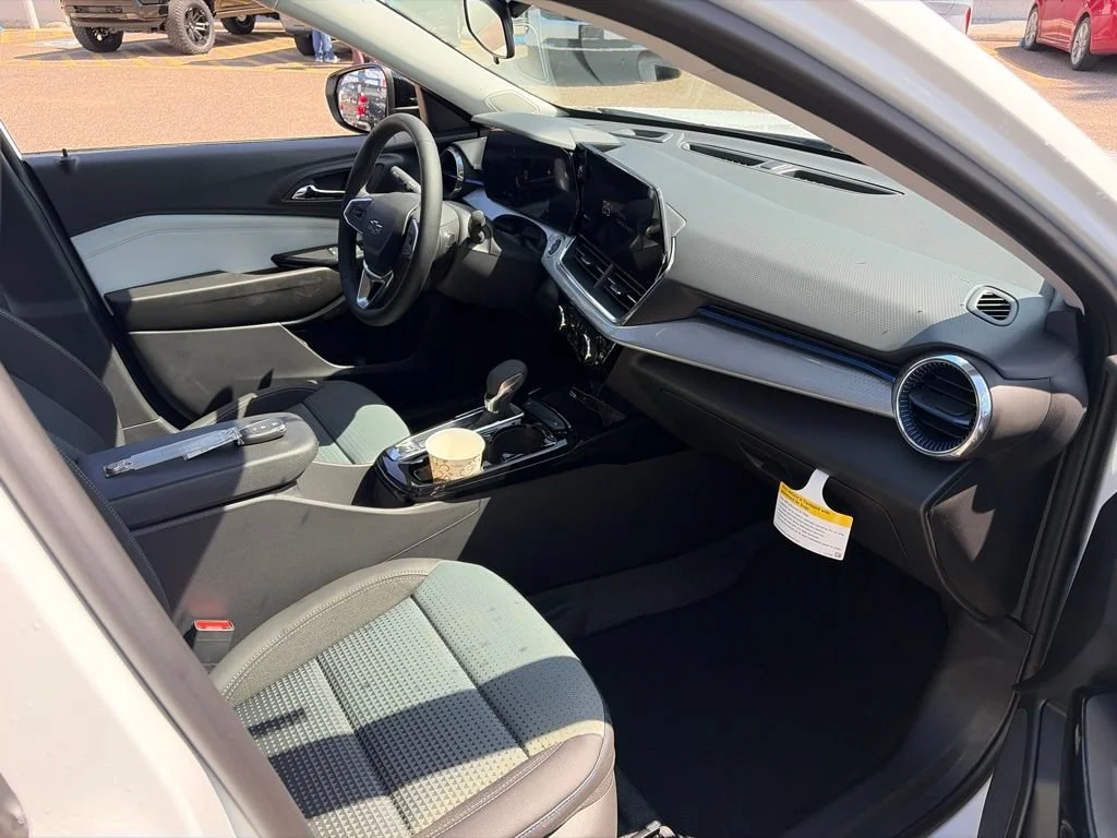 2026 Chevrolet Trax LT - Photo 10