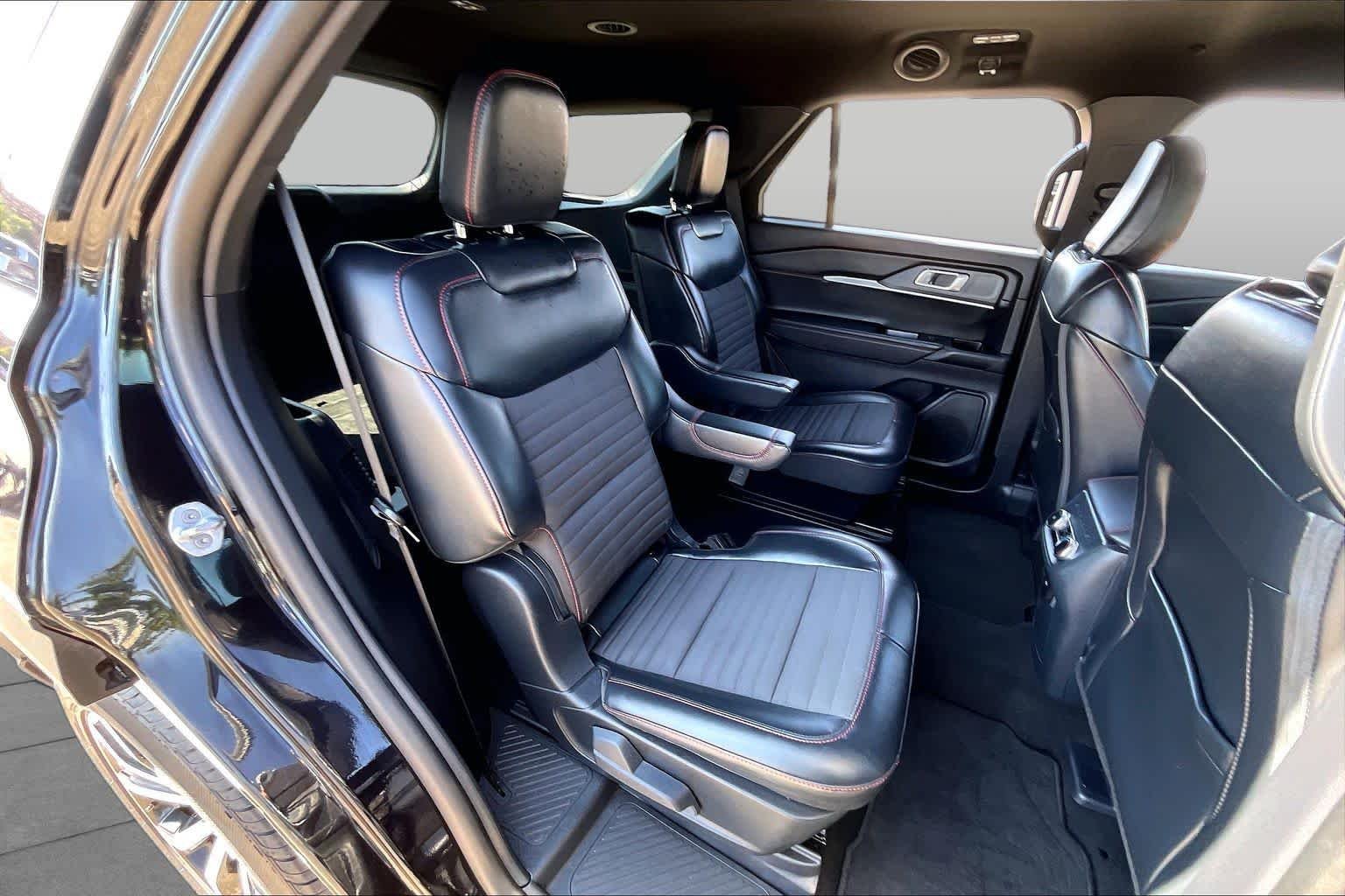 Used 2025 Agate Black Ford ST-Line image 19