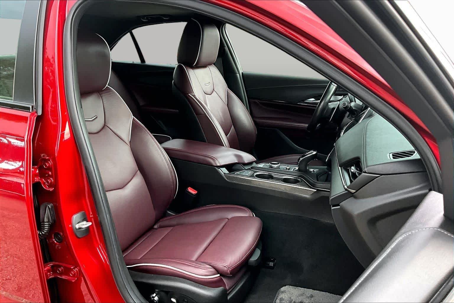 Used 2022 Infrared Tintcoat Cadillac  image 9