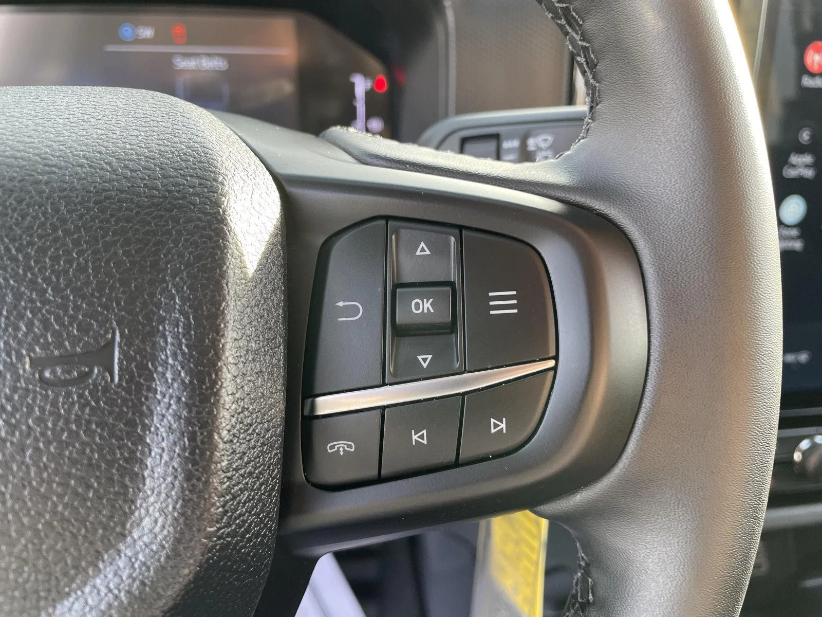 Used 2025 Shadow Black Ford XLT image 17