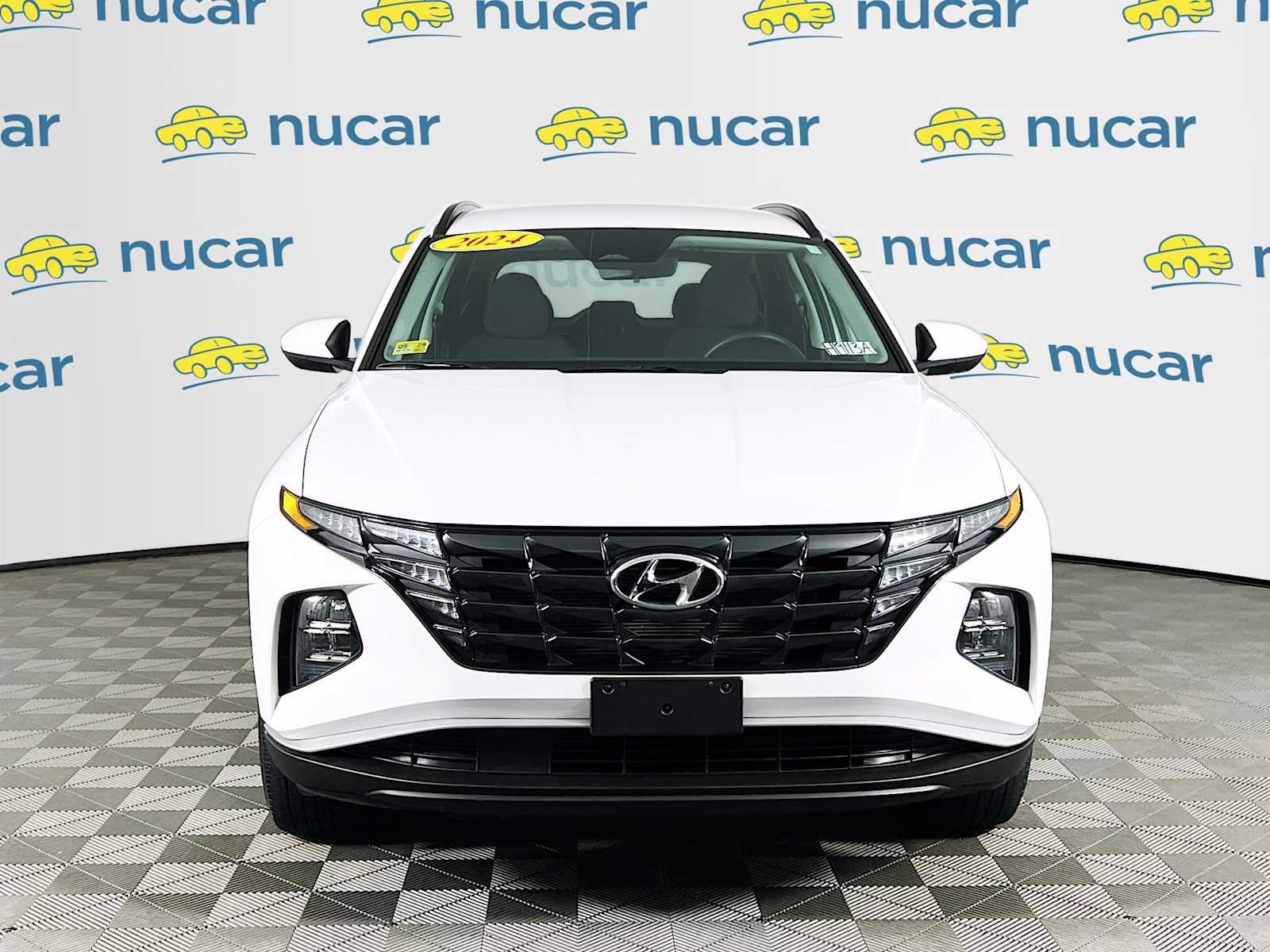 Used 2024 White Pearl Hyundai SEL image 2