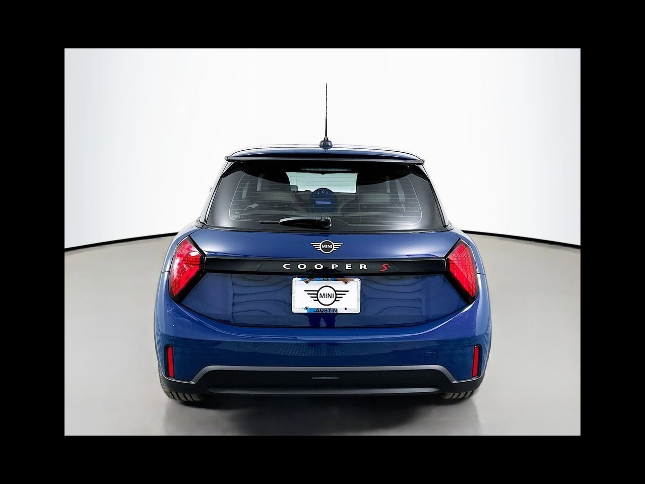 New 2026 Indigo Sunset Blue Metallic MINI ICONIC image 6