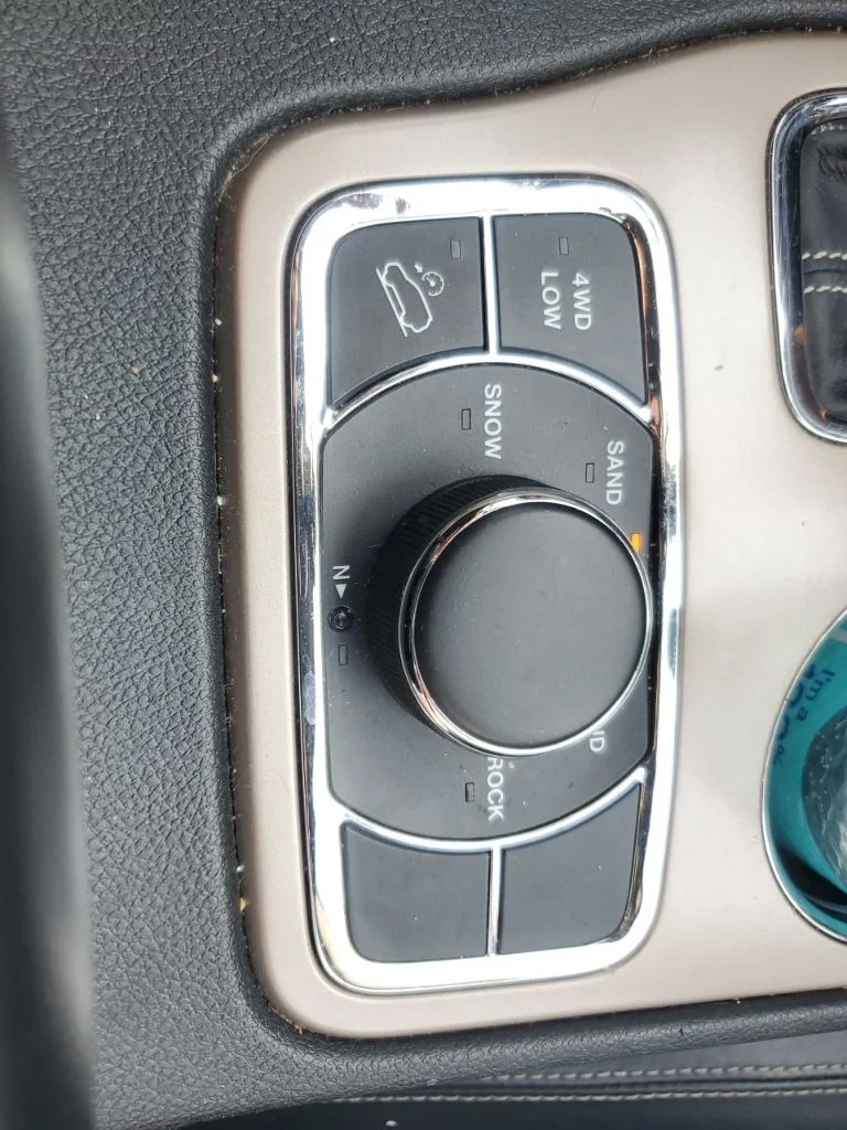 Used 2017 Gray Jeep Limited image 19