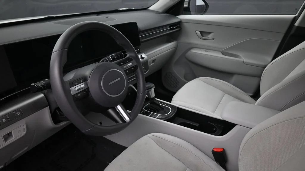 Used 2024 Gray Hyundai SEL image 7