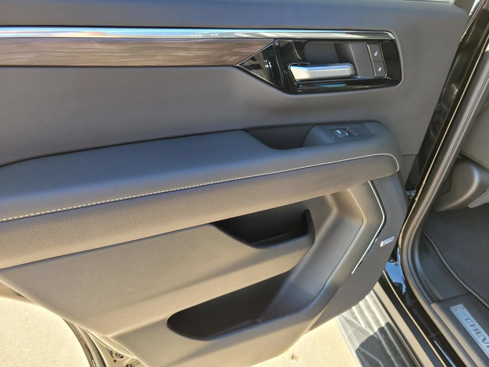 2026 Chevrolet Tahoe Premier - Photo 10