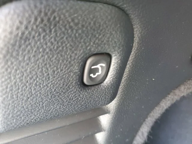 Used 2019 Billet Silver M Jeep High Altitude image 30