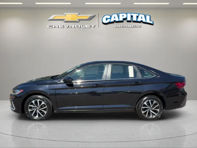 Used 2025  Volkswagen 1.5T S image 2