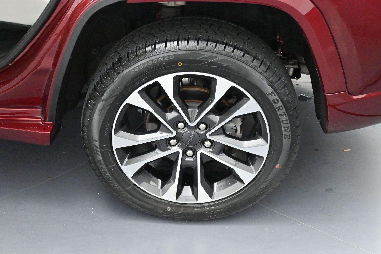 Used 2022 Velvet Red Pearlcoat Jeep Overland image 31