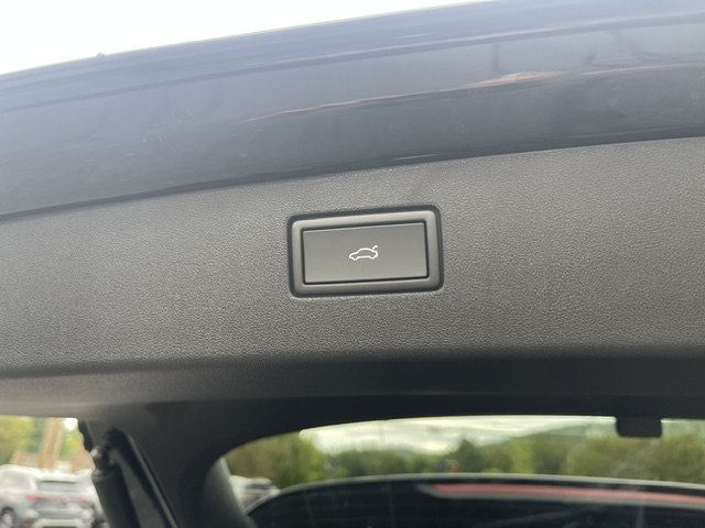 New 2026 Deep Black Pearl Volkswagen 2.0T SE R-Line Black image 9