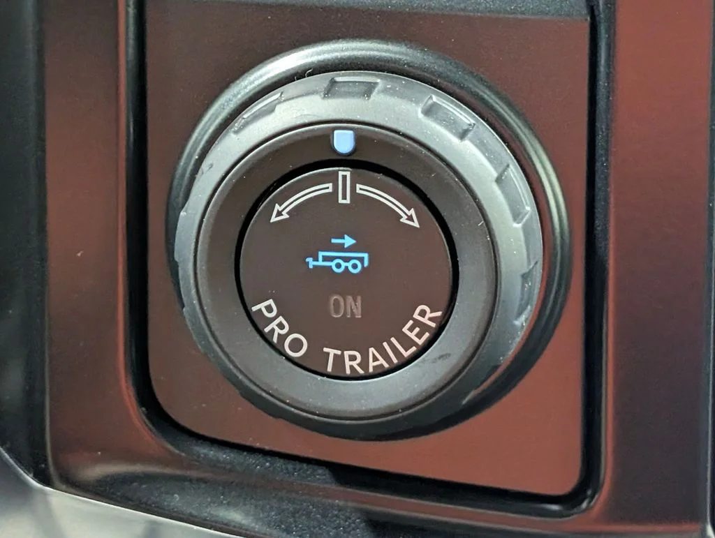 New 2026 Star White Metallic Tri-Coat Ford F-250® Lariat® image 7
