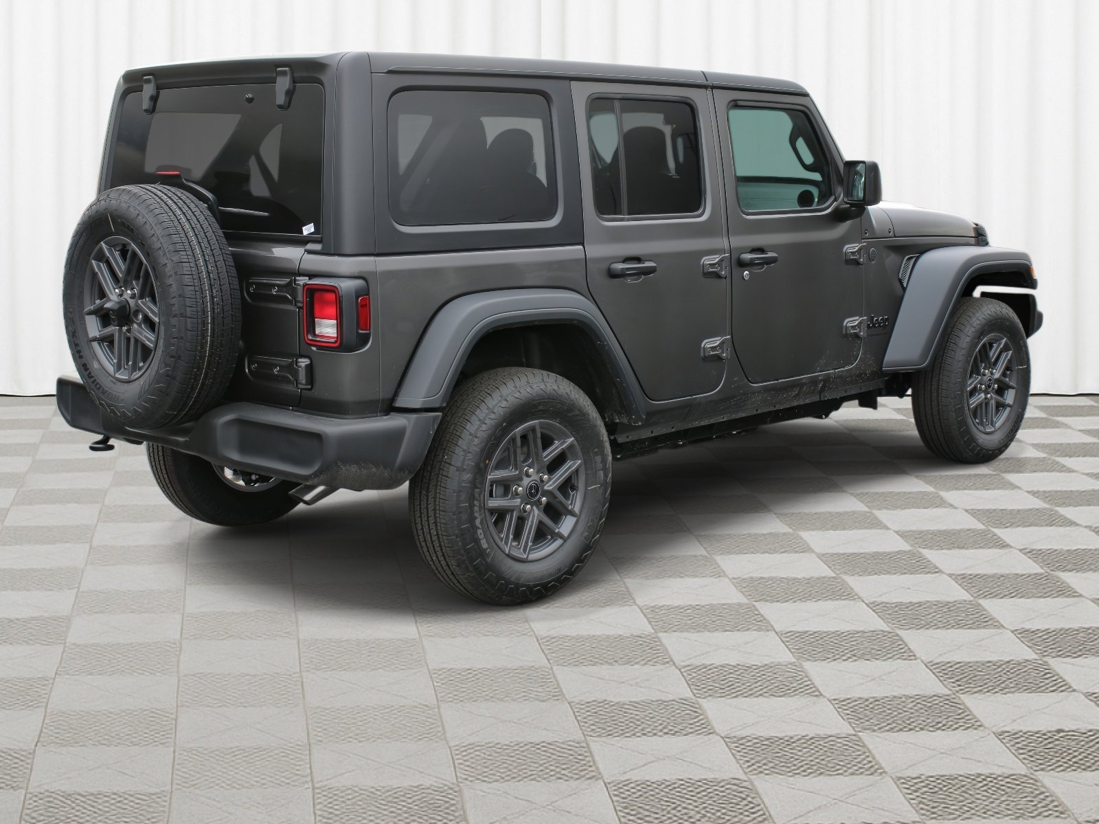 New 2026 Granite Crystal Metallic Clear-Coat Exterior Paint Jeep Sport S image 29