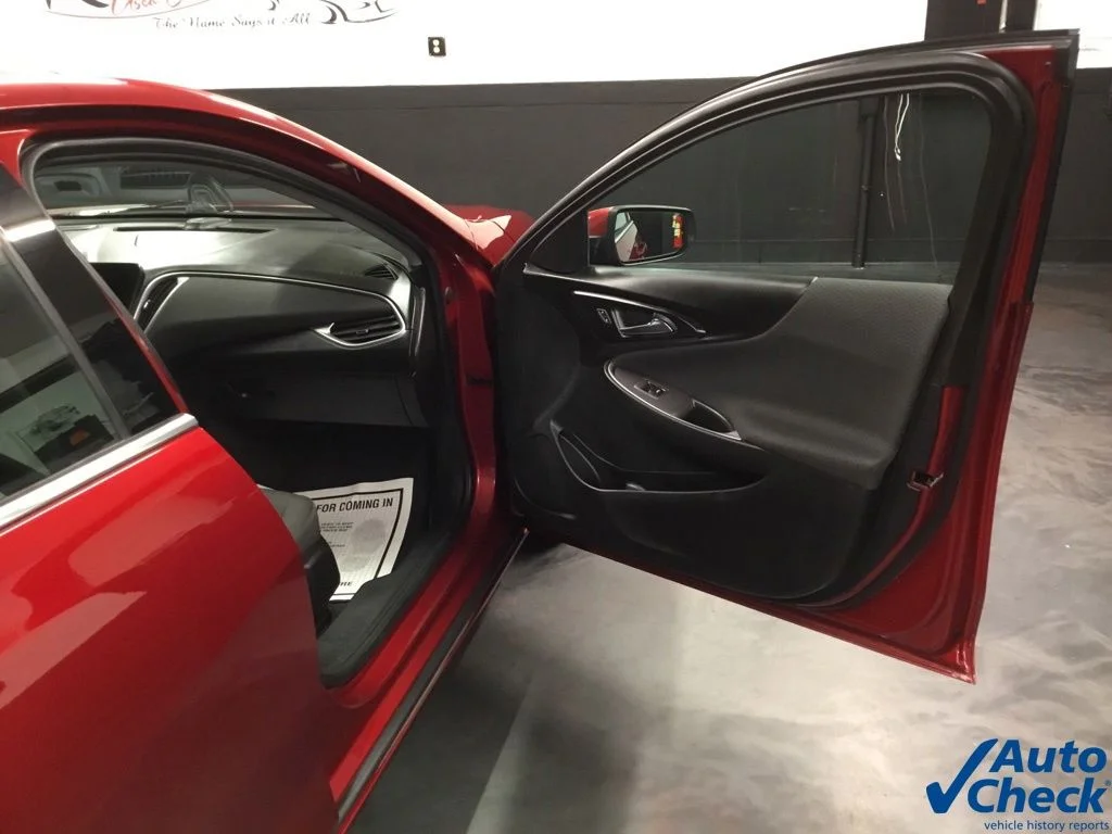 Used 2021 Red Chevrolet RS image 39