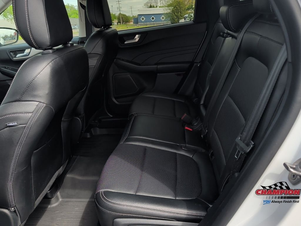 Used 2022 White Ford SEL image 16