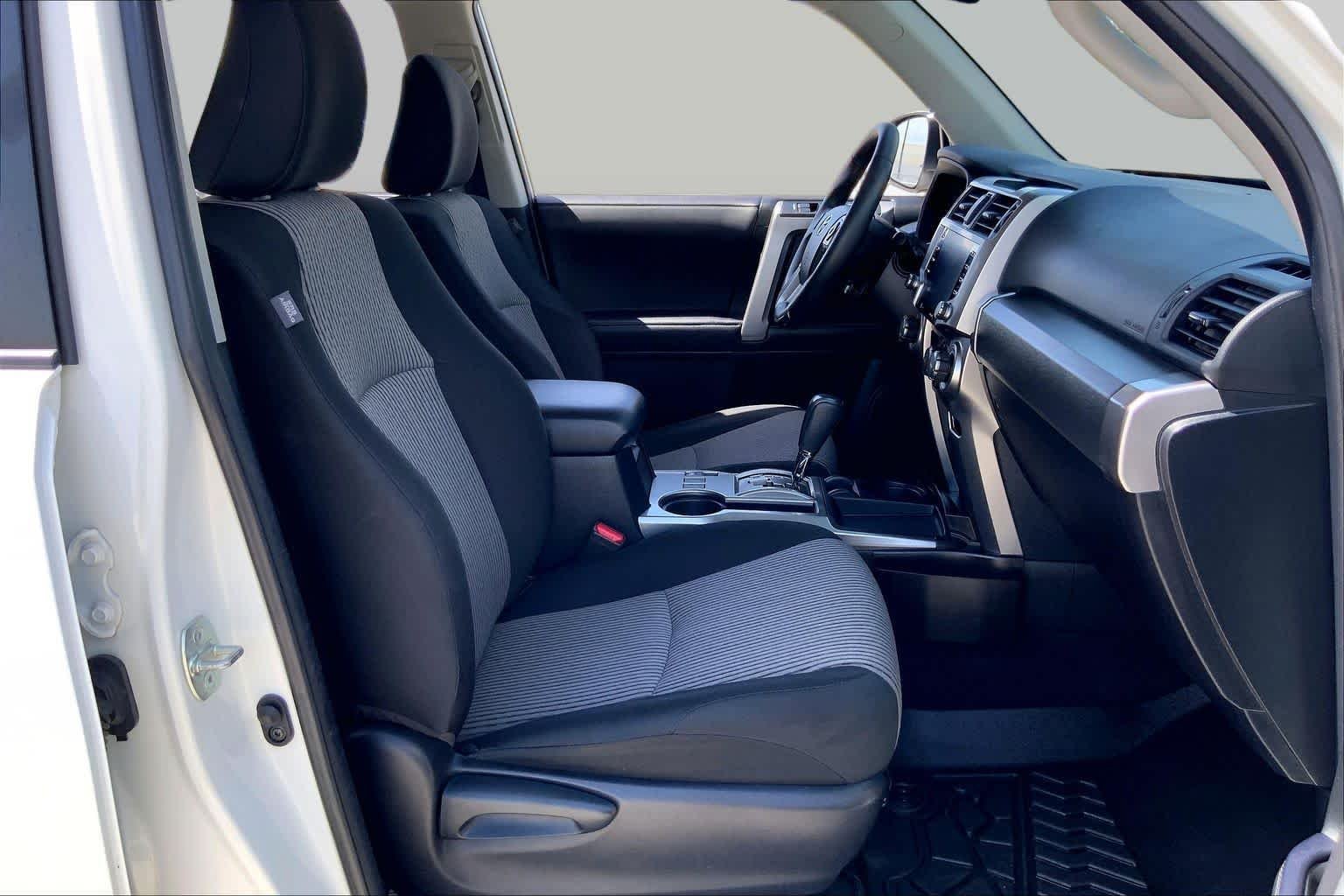 Used 2022 White Toyota SR5 image 9