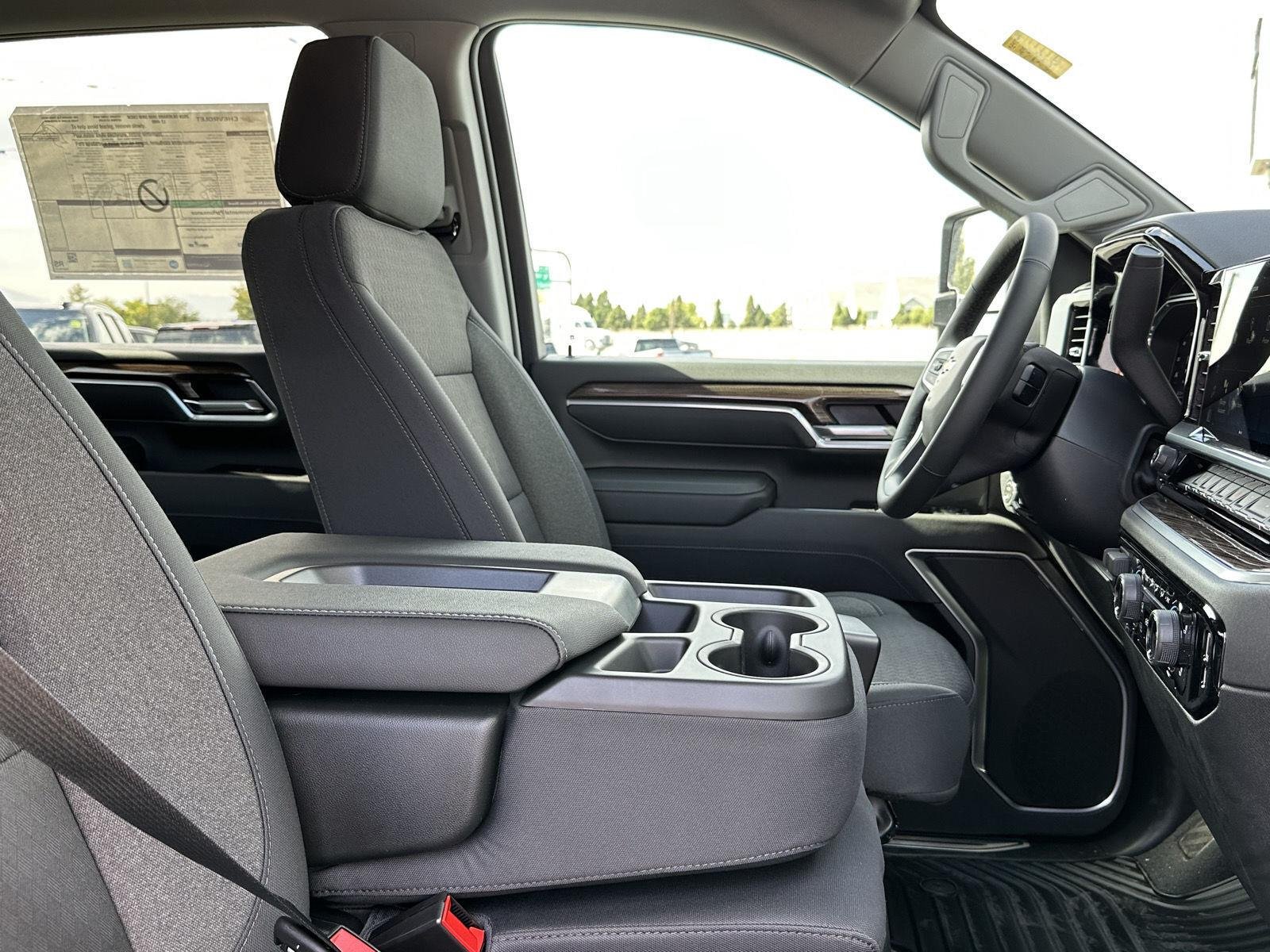 2026 Chevrolet Silverado 3500 HD LT - Photo 38