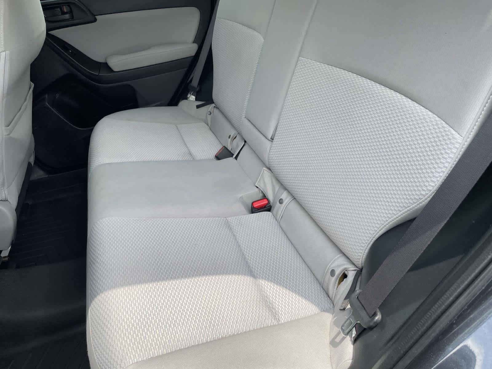 Used 2015 Dark Gray Metallic Subaru 2.5i Premium image 18