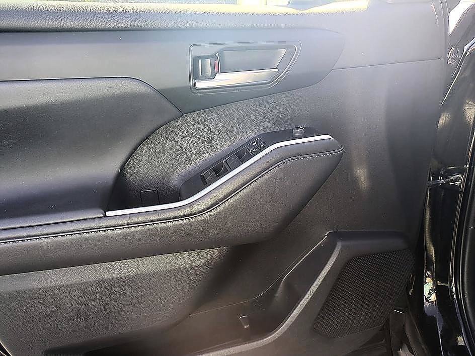 Used 2022 Midnight Black Metallic Toyota XLE image 11