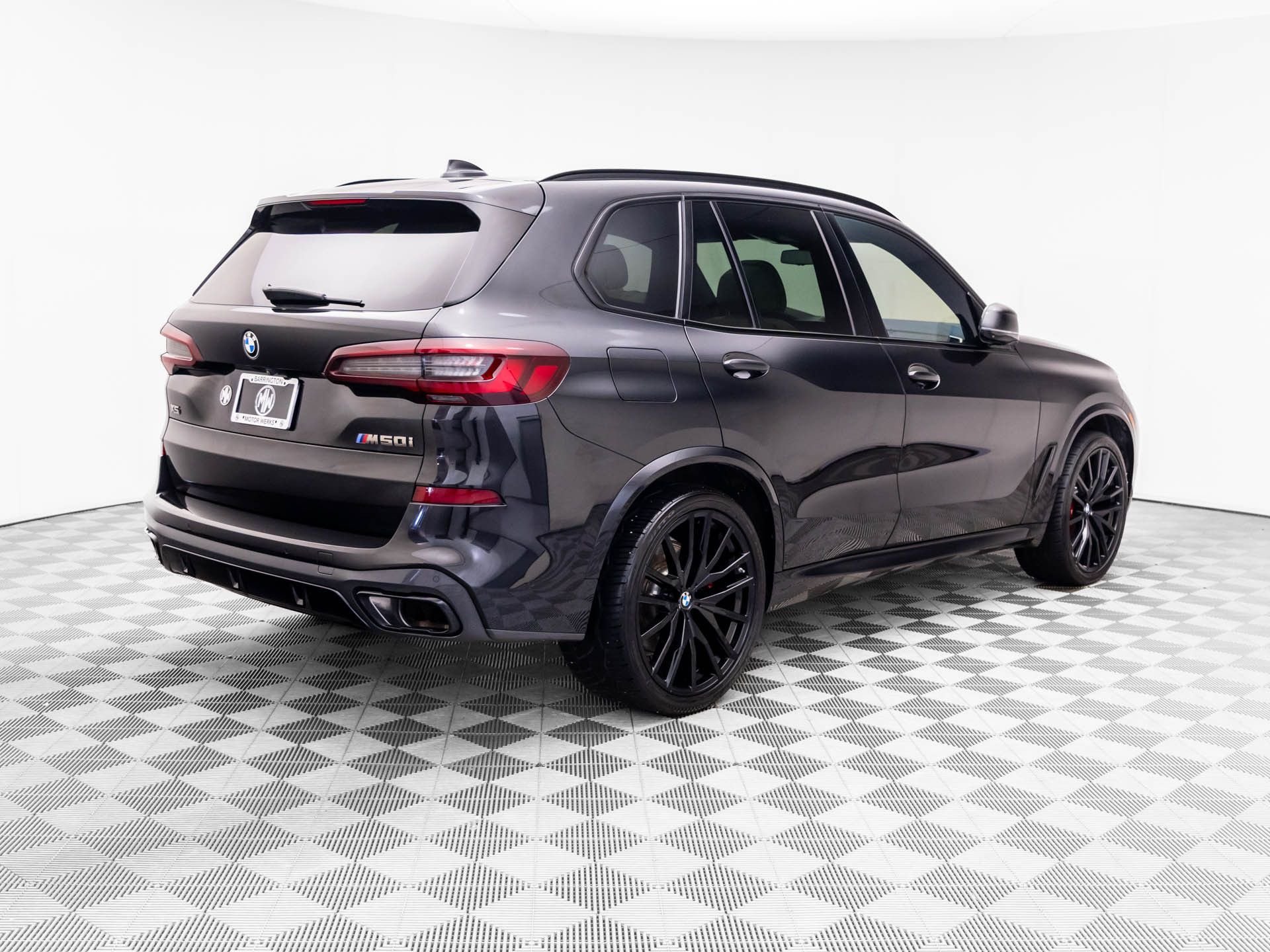Used 2022 Black Sapphire Metallic BMW M50i image 6