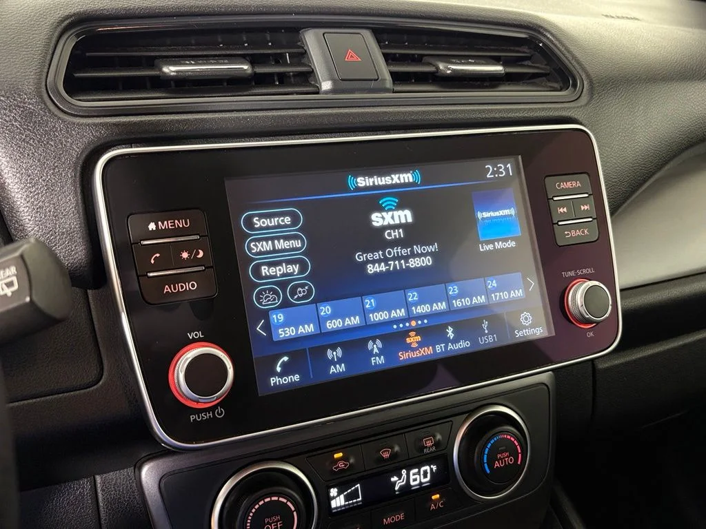 Used 2025 Silver Nissan S image 23