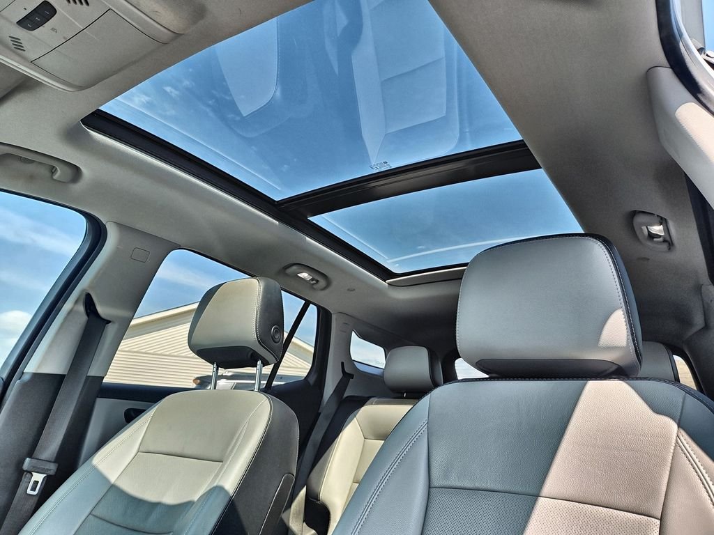 Used 2022 Silver GMC SLT image 22