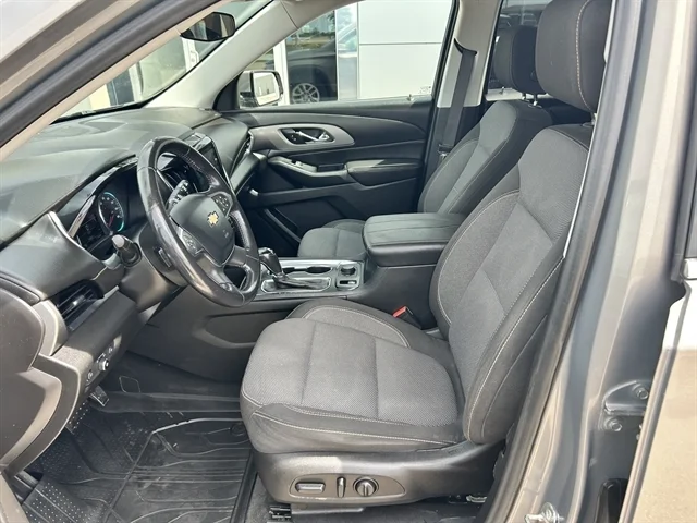 Used 2018 Brown CHEVROLET LT Cloth image 15