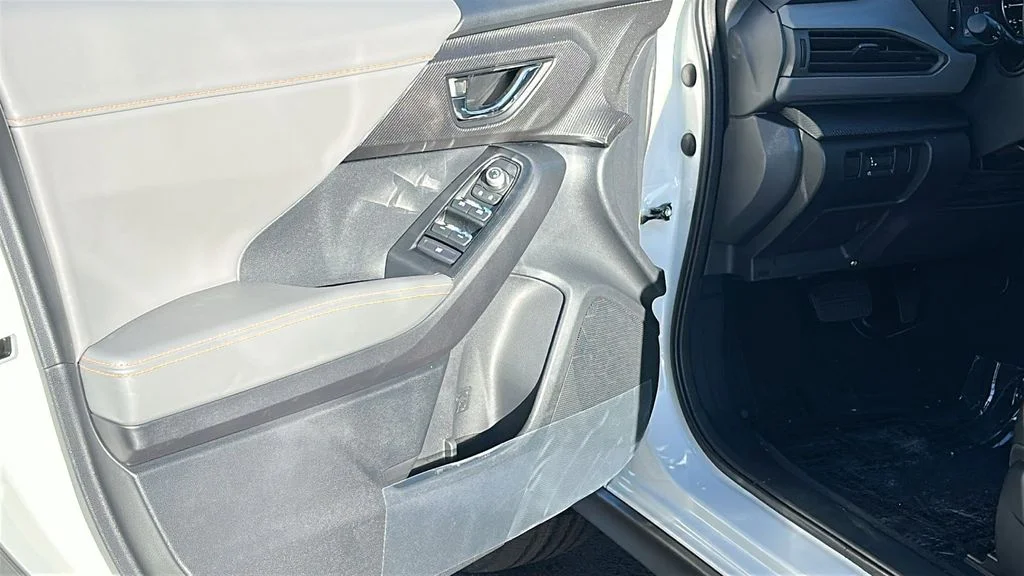 New 2026 CRYSTAL WHITE PEARL Subaru Limited image 23