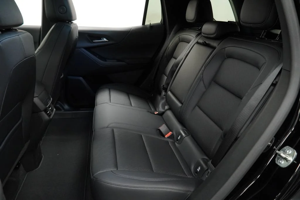 New 2027 Mosaic Black Metallic Chevrolet LT image 19