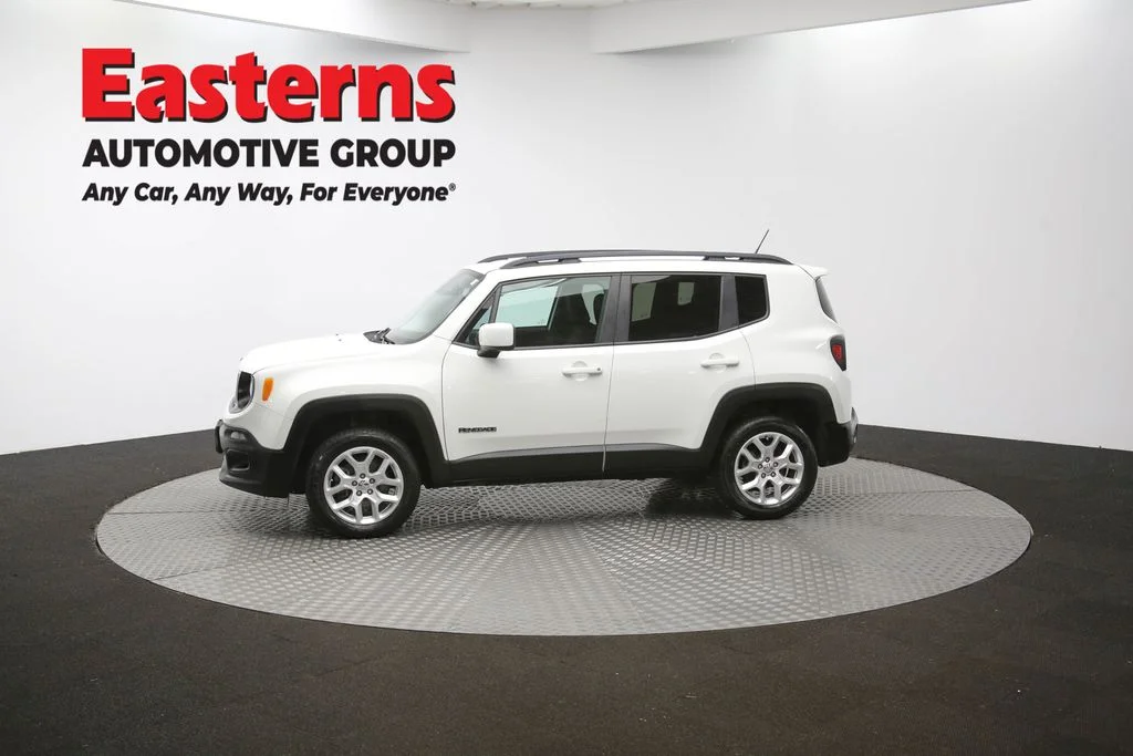 Used 2017 White Jeep Latitude image 57