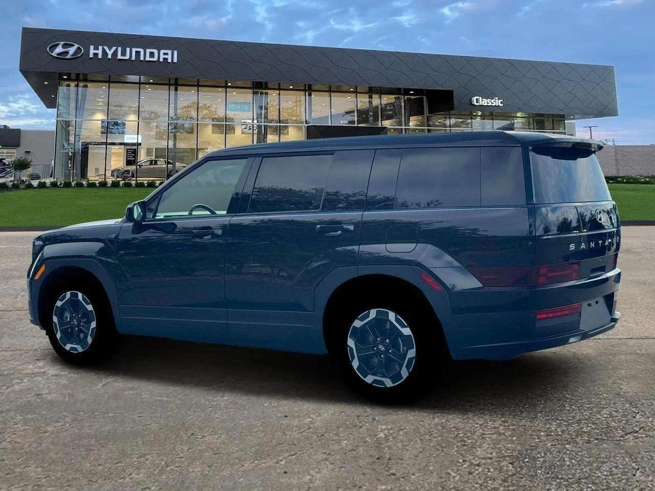 New 2026 Phantom Black Hyundai SE image 4