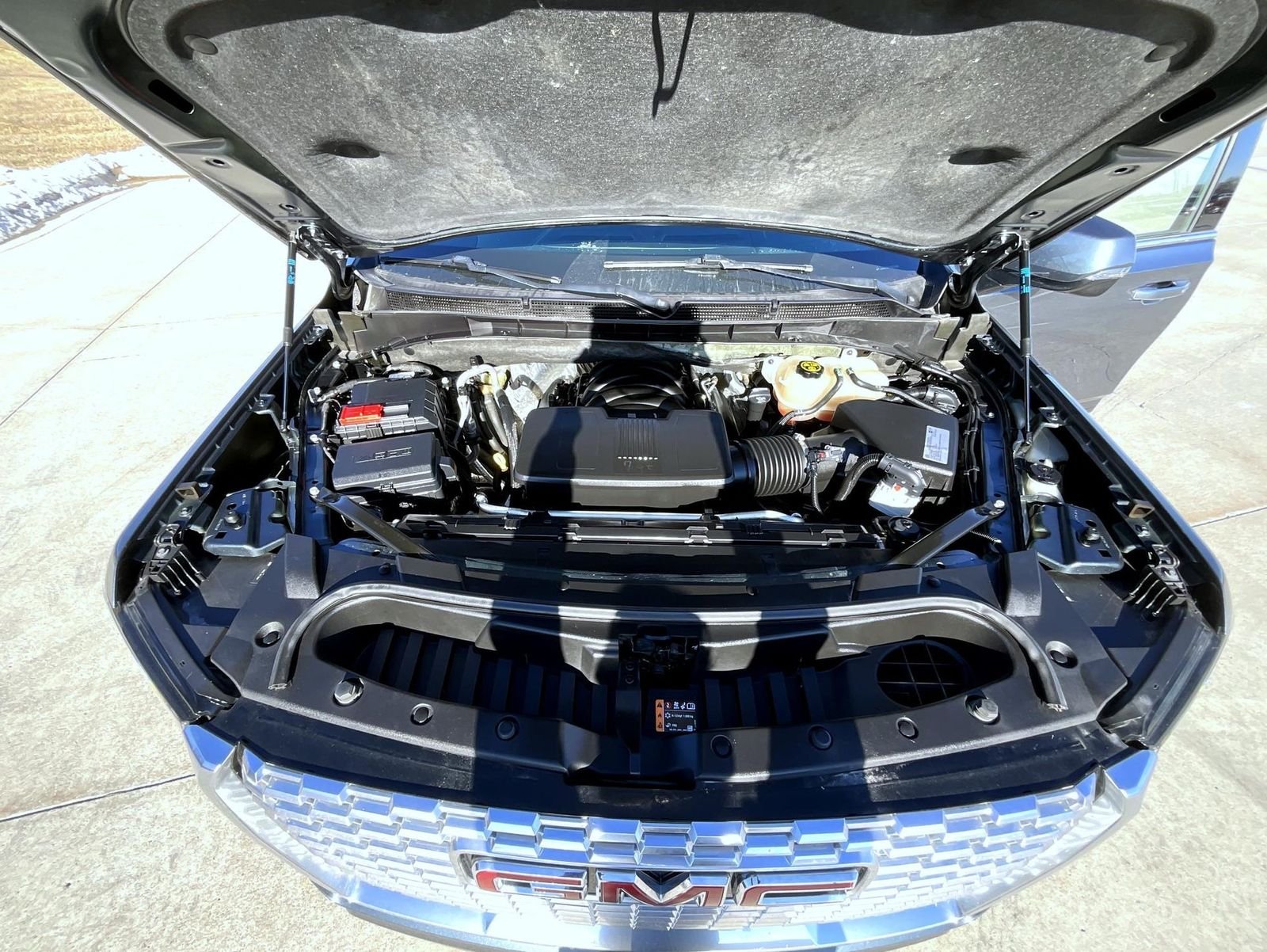 Used 2021 Blue GMC Denali image 28