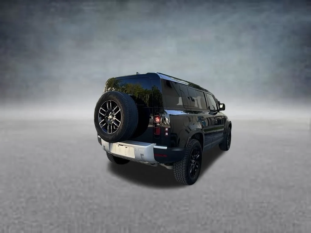 Used 2025 Black Land Rover S image 7