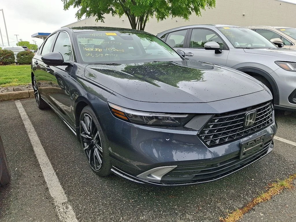 Certified Pre-Owned 2025 Honda Accord Sedan HYBRID TOURING 4D