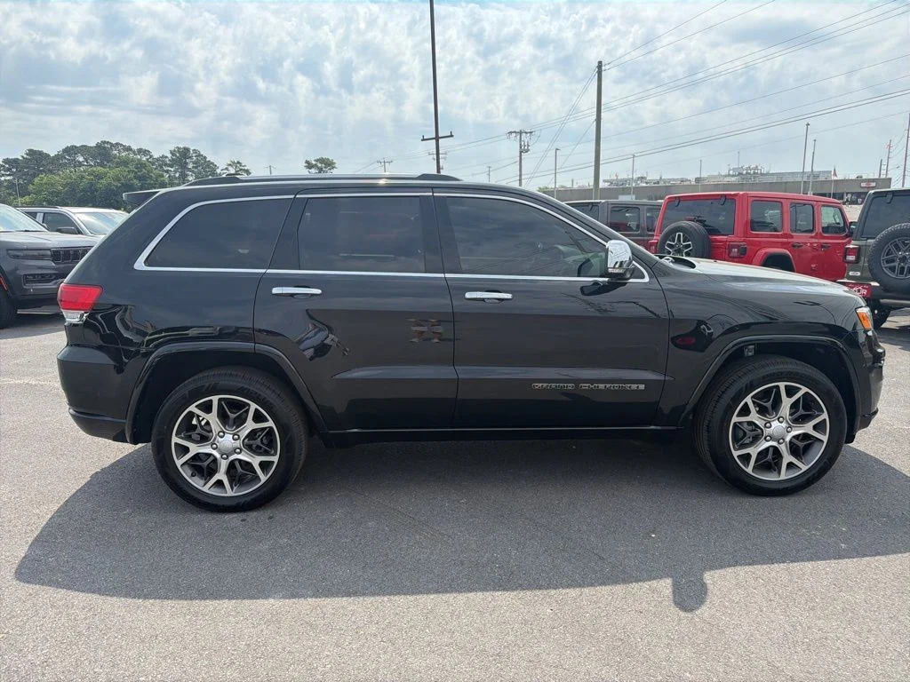 Used 2020 Black Jeep Overland image 6