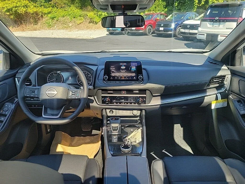 2026 Nissan Rogue SV - Photo 10