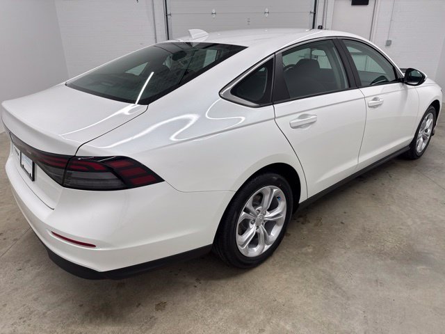 New 2026 Platinum White Pearl Honda LX image 5